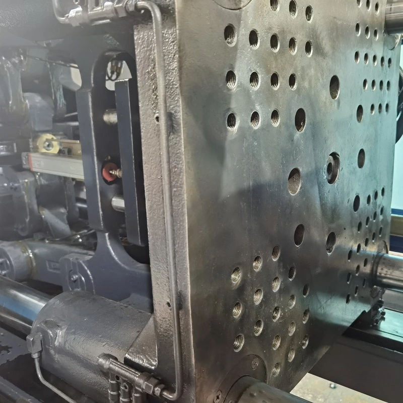 Haitian-Plastic-Injection-Machine-Plastic-Daily-Necessities-Molding-90ton-Injection-Molding-Machine (2)