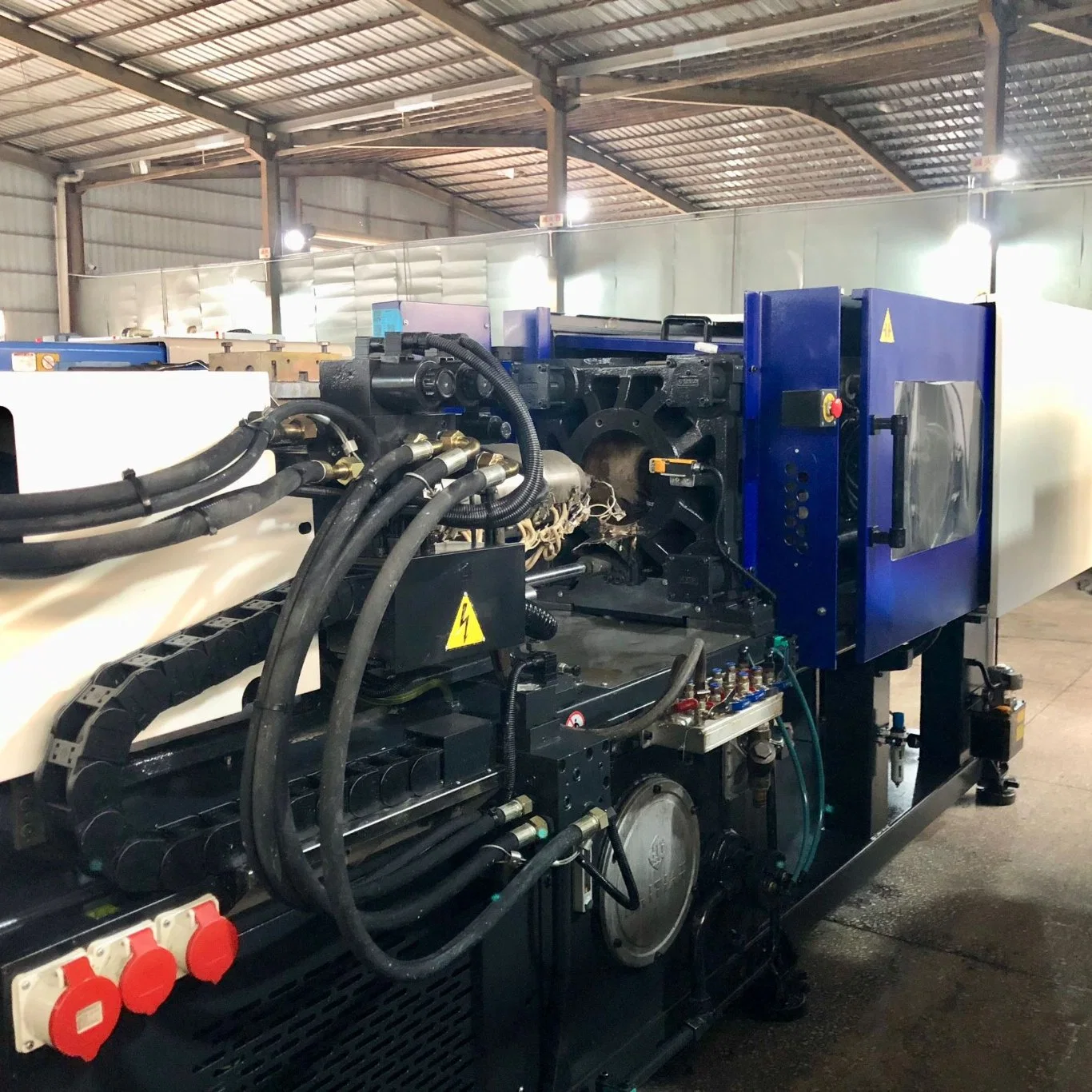 Ma-900-Full-Electric-90ton-Advanced-Injection-Molding-Machine (1)