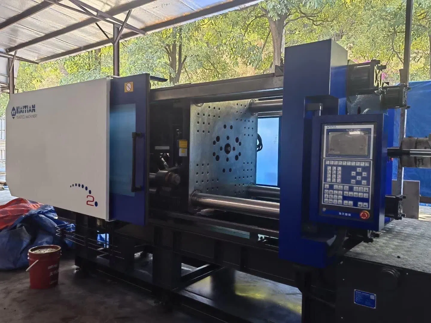 High-Quality-Fully-Automatic-Haitian-Ma4700-Plastic-Fruit-Box-470ton-Injection-Molding-Making-Machine-Price (5)